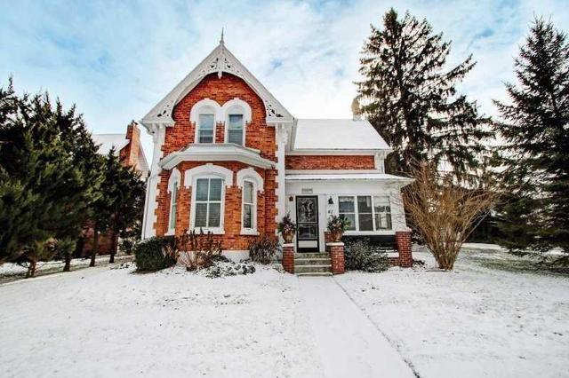 41 Main St, House detached with 3 bedrooms, 1 bathrooms and 4 parking in East Gwillimbury ON | Image 1
