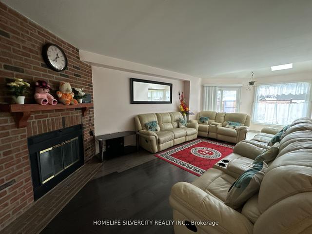 44 Howell St, House detached with 4 bedrooms, 5 bathrooms and 6 parking in Brampton ON | Image 23