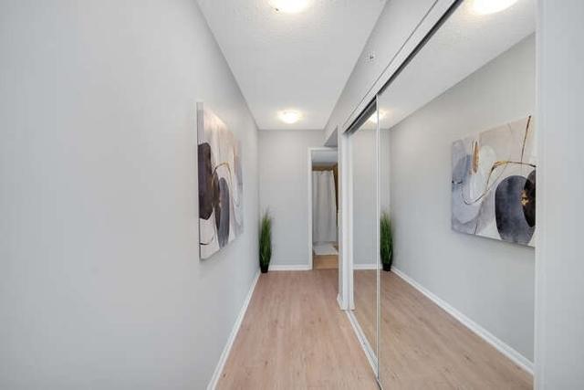 2307 - 830 Lawrence Ave W, Condo with 1 bedrooms, 1 bathrooms and 1 parking in Toronto ON | Image 3
