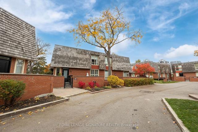 4 - 71 Upper Canada Dr, Townhouse with 2 bedrooms, 2 bathrooms and 1 parking in Toronto ON | Image 22