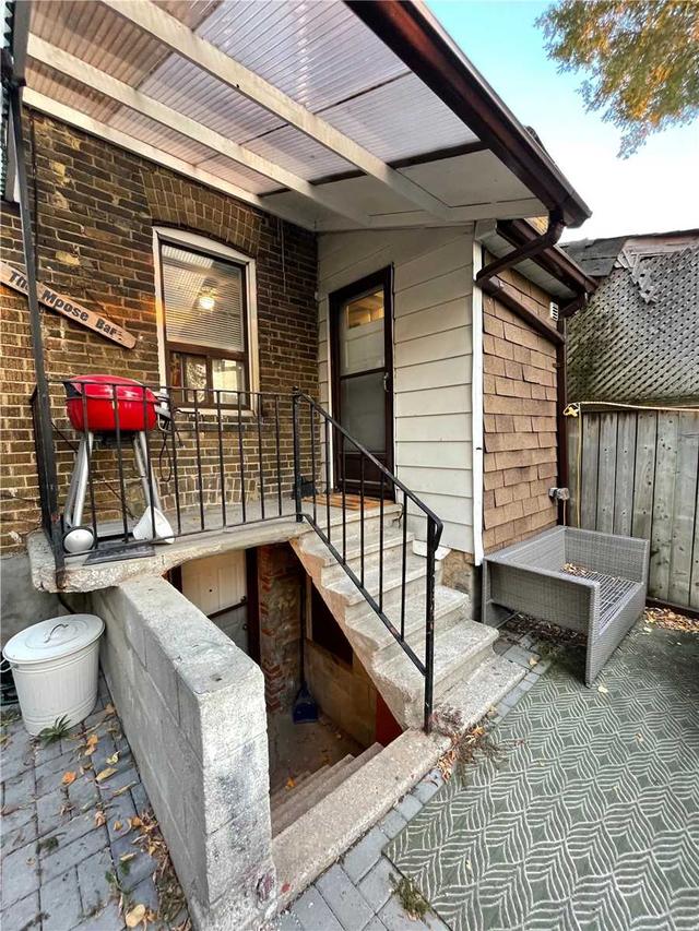 main - 452 Glenholme Ave, House semidetached with 3 bedrooms, 1 bathrooms and 1 parking in Toronto ON | Image 11