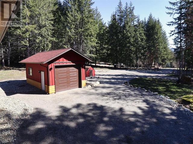 2589 Airstrip Road, House detached with 3 bedrooms, 3 bathrooms and 2 parking in Columbia Shuswap F BC | Image 65