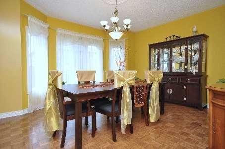 67 Olde Town Rd, House detached with 4 bedrooms, 3 bathrooms and 4 parking in Brampton ON | Image 4