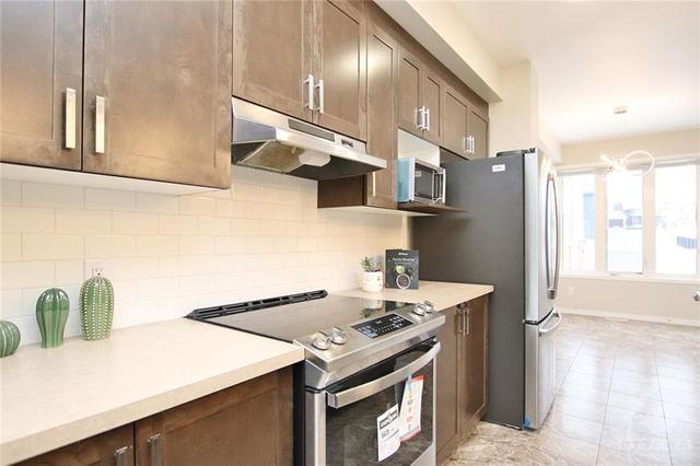 647 Gabriola Way, Townhouse with 3 bedrooms, 3 bathrooms and 3 parking in Ottawa ON | Image 8