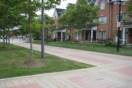 th5 - 3058 Lake Shore Blvd W, Townhouse with 2 bedrooms, 3 bathrooms and 2 parking in Toronto ON | Image 2