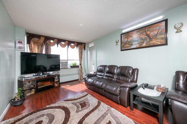1403 - 320 Dixon Rd W, Condo with 2 bedrooms, 1 bathrooms and 1 parking in Toronto ON | Image 5