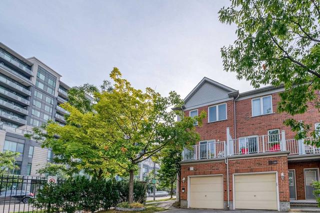 76e Leitchcroft Cres, House attached with 3 bedrooms, 4 bathrooms and 2 parking in Markham ON | Image 1