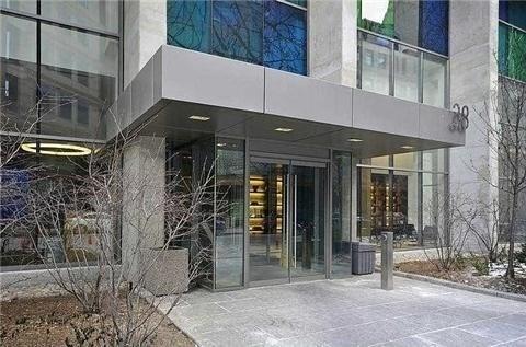 3003 - 38 Grenville St, Condo with 2 bedrooms, 2 bathrooms and 1 parking in Toronto ON | Image 3