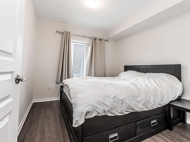 3 - 12 Applewood Lane, Townhouse with 3 bedrooms, 3 bathrooms and 1 parking in Toronto ON | Image 7