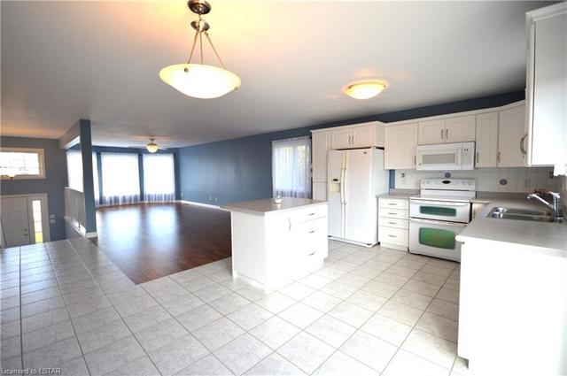 8039 Gardiner Crescent Crescent, House detached with 4 bedrooms, 2 bathrooms and 6 parking in Amherstburg ON | Image 24