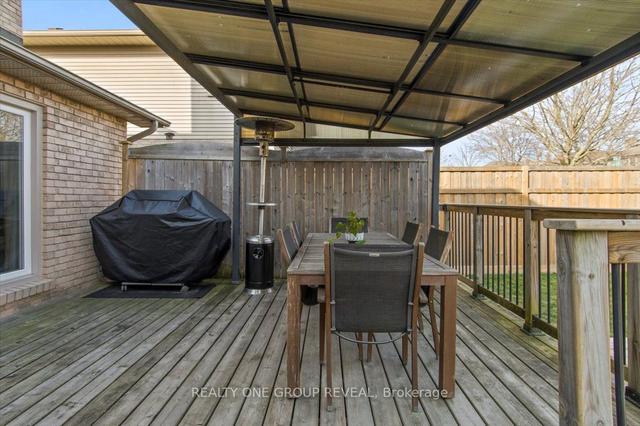 765 Sundance Circ, House detached with 3 bedrooms, 4 bathrooms and 6 parking in Oshawa ON | Image 30
