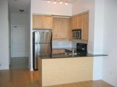 uph 1 - 17 Barberry Pl, Condo with 1 bedrooms, 2 bathrooms and 1 parking in Toronto ON | Image 6