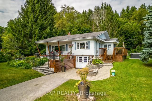 304 Champlain Rd, House detached with 3 bedrooms, 2 bathrooms and 4 parking in Penetanguishene ON | Image 1
