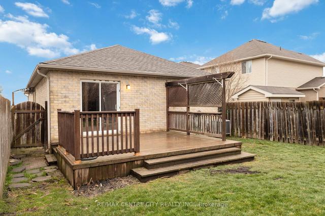 956 Bitterbush Cres, House detached with 2 bedrooms, 2 bathrooms and 3 parking in London ON | Image 32