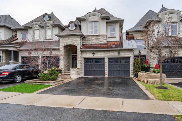 2331 Wuthering Heights Way, House attached with 3 bedrooms, 4 bathrooms and 4 parking in Oakville ON | Image 1