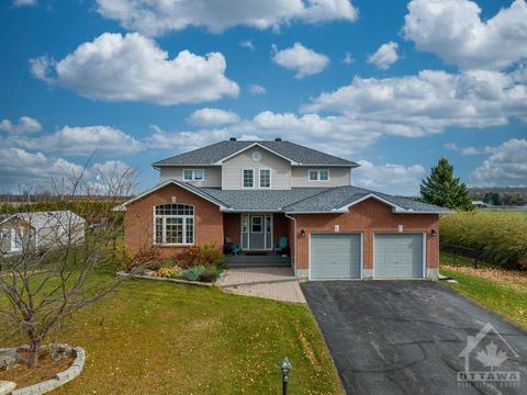 2104 Trailwood Drive, North Gower, ON, K0A2T0 | Card Image