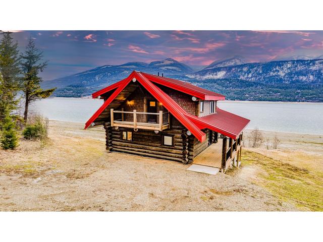 682 Lower Inonoaklin Rd, House detached with 3 bedrooms, 3 bathrooms and 10 parking in Central Kootenay K BC | Image 47