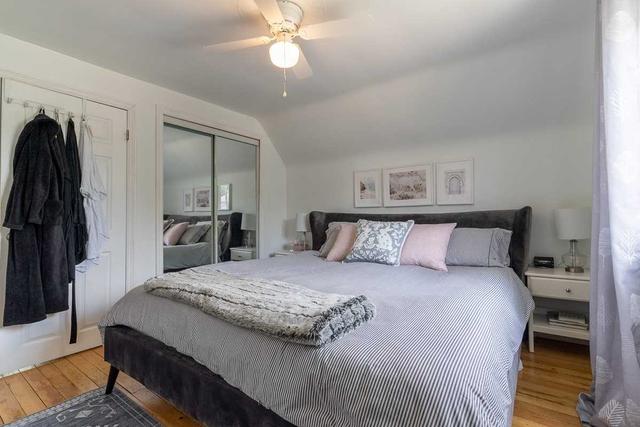 214 East 27th St, House detached with 2 bedrooms, 1 bathrooms and 3 parking in Hamilton ON | Image 25