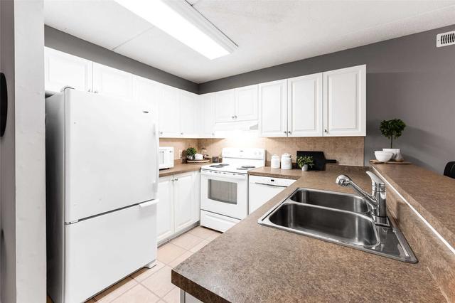 211 - 2020 Cleaver Ave S, Condo with 2 bedrooms, 1 bathrooms and 1 parking in Burlington ON | Image 3