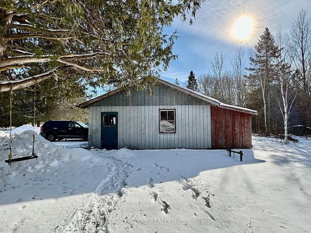 1057 Base Line Rd, House detached with 3 bedrooms, 2 bathrooms and 13 parking in Kawartha Lakes ON | Image 29
