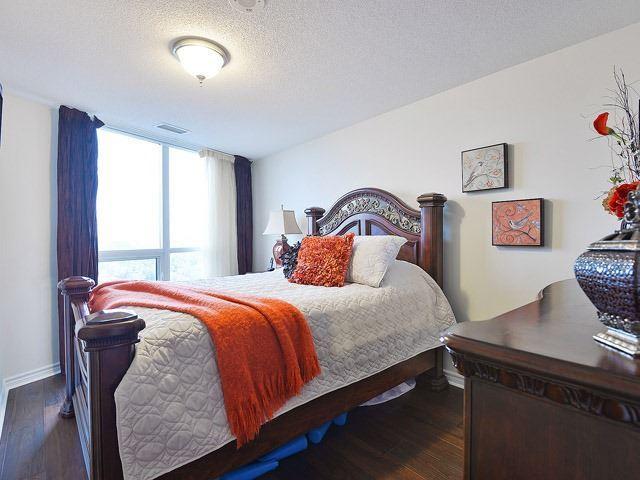 ph 220 - 35 Hollywood Ave E, Condo with 2 bedrooms, 2 bathrooms and 1 parking in Toronto ON | Image 13