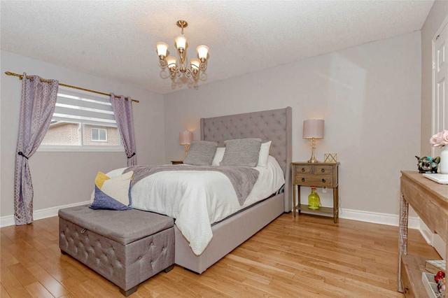 11 Masters Green Cres, House detached with 4 bedrooms, 4 bathrooms and 6 parking in Brampton ON | Image 14