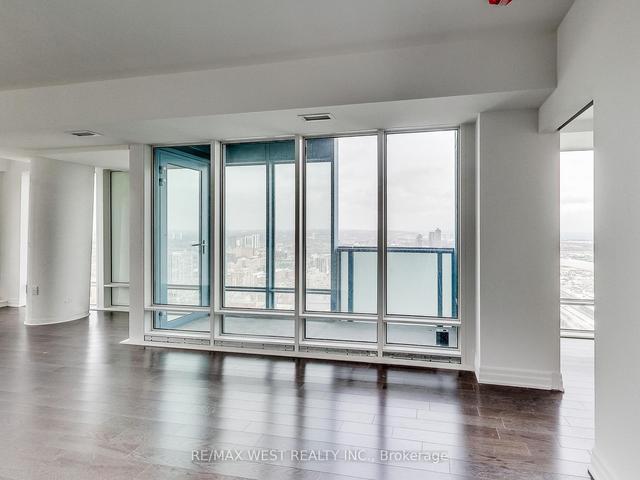 4407 - 8 The Esplanade Ave, Condo with 2 bedrooms, 2 bathrooms and 1 parking in Toronto ON | Image 23