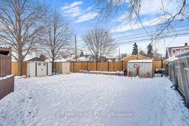 2204 Hall Ave, House detached with 3 bedrooms, 2 bathrooms and 2 parking in Windsor ON | Image 34