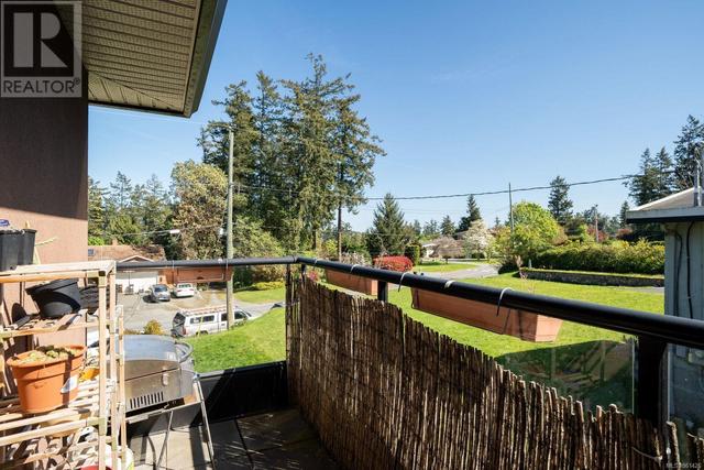 8550 Bourne Terr, House detached with 5 bedrooms, 4 bathrooms and 5 parking in North Saanich BC | Image 33