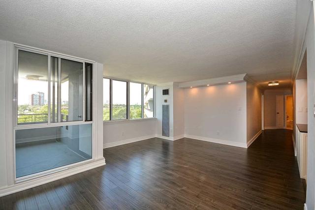 709 - 1320 Mississauga Valley Blvd, Condo with 2 bedrooms, 2 bathrooms and 1 parking in Mississauga ON | Image 5