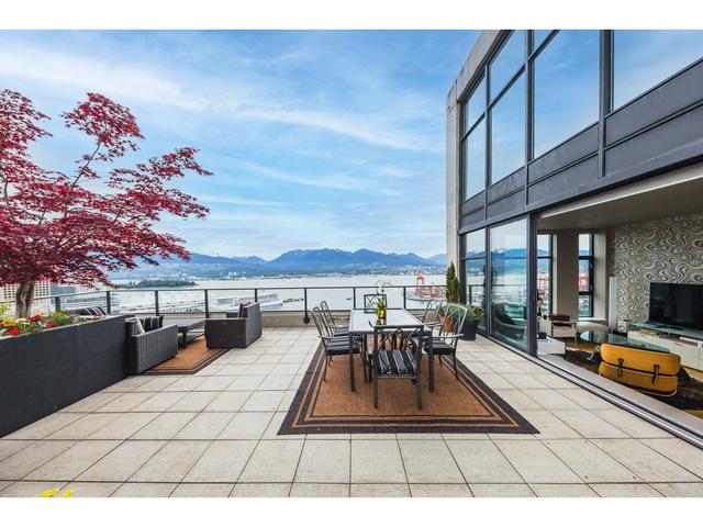 ph1 - 108 W Cordova Street, Condo with 2 bedrooms, 2 bathrooms and null parking in Vancouver BC | Card Image