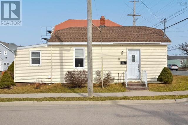 105 Welton Street Sydney, House detached with 2 bedrooms, 1 bathrooms and null parking in Cape Breton NS | Image 3