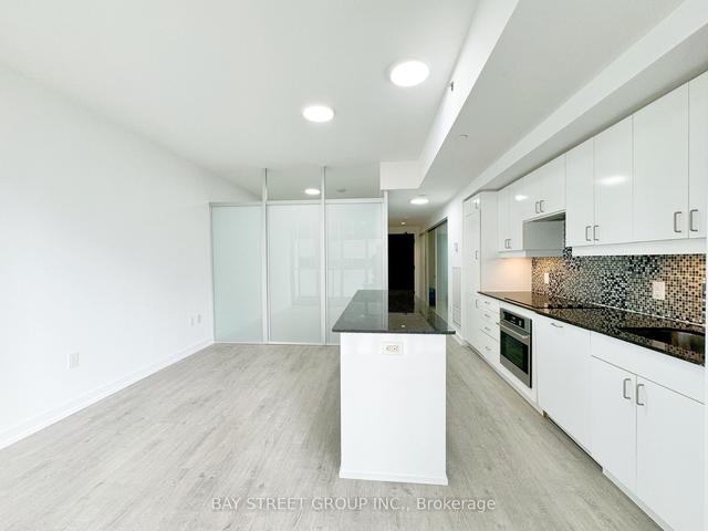 1107 - 426 University Ave, Condo with 1 bedrooms, 1 bathrooms and 0 parking in Toronto ON | Image 10