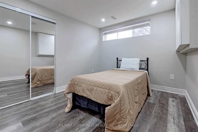 19 Six Nations Ave, House detached with 4 bedrooms, 4 bathrooms and 5 parking in Toronto ON | Image 31
