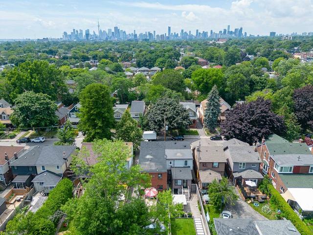 227 Woodfield Rd, House semidetached with 5 bedrooms, 3 bathrooms and 3 parking in Toronto ON | Image 6