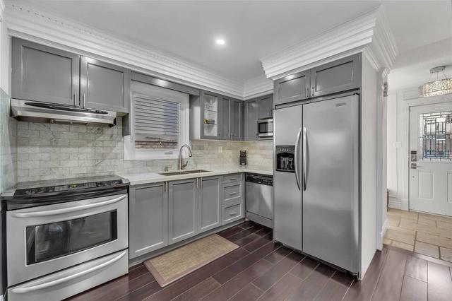 7183 Corrine Cres, House detached with 3 bedrooms, 3 bathrooms and 3 parking in Mississauga ON | Image 3