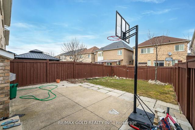 11 Shortreed Grve, House semidetached with 3 bedrooms, 4 bathrooms and 4 parking in Brampton ON | Image 33
