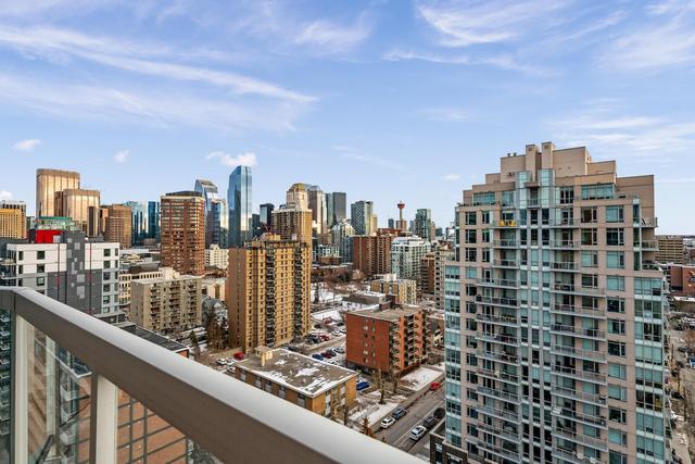 1602 - 817 15 Avenue Sw, Condo with 2 bedrooms, 2 bathrooms and 1 parking in Calgary AB | Image 2