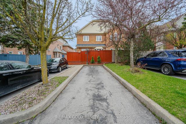 157 Ural Circ, House attached with 3 bedrooms, 2 bathrooms and 3 parking in Brampton ON | Image 30