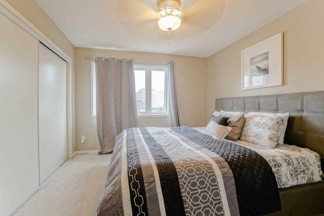 7070 Fairmeadow Cres, House attached with 3 bedrooms, 2 bathrooms and 2 parking in Mississauga ON | Image 11