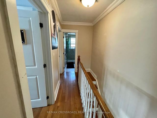 1756 Queen St E, House semidetached with 3 bedrooms, 2 bathrooms and 1 parking in Toronto ON | Image 9