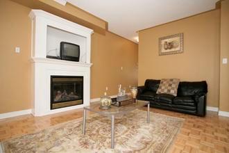 363 Queen Mary Dr, House detached with 4 bedrooms, 4 bathrooms and 4 parking in Brampton ON | Image 6
