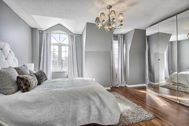 4 Guillet St, House attached with 3 bedrooms, 5 bathrooms and 2 parking in Toronto ON | Image 18