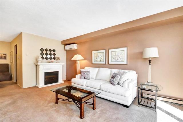 158 Mcarthur Avenue, Condo with 2 bedrooms, 1 bathrooms and 1 parking in Ottawa ON | Image 3