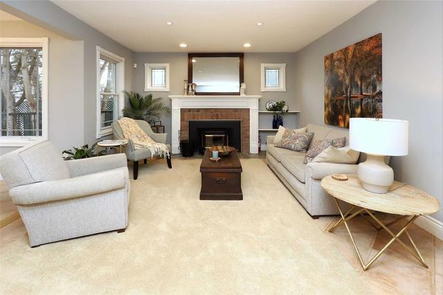 25 River Rd, House detached with 3 bedrooms, 2 bathrooms and 5 parking in Brampton ON | Image 2