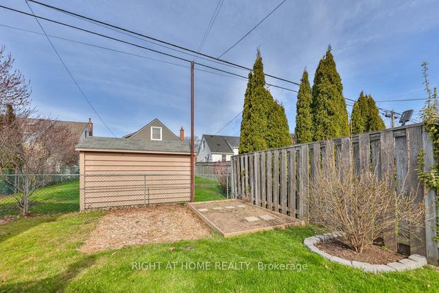 160 Rodgers Rd, House detached with 2 bedrooms, 2 bathrooms and 4 parking in Hamilton ON | Image 22