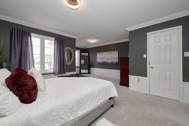 54 Coleman Dr, House attached with 3 bedrooms, 3 bathrooms and 3 parking in Barrie ON | Image 4