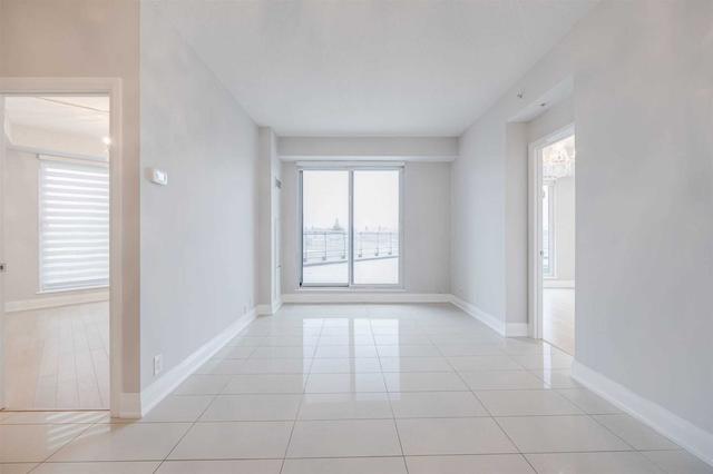 201 - 12 Woodstream Blvd, Condo with 2 bedrooms, 2 bathrooms and 2 parking in Vaughan ON | Image 2