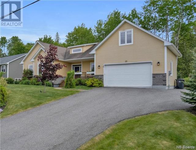 22 Robert Ross Boulevard, House detached with 5 bedrooms, 3 bathrooms and null parking in Hampton NB | Image 2