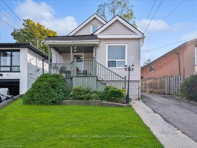 342 Queensdale Ave E, House detached with 3 bedrooms, 2 bathrooms and 3 parking in Hamilton ON | Image 12